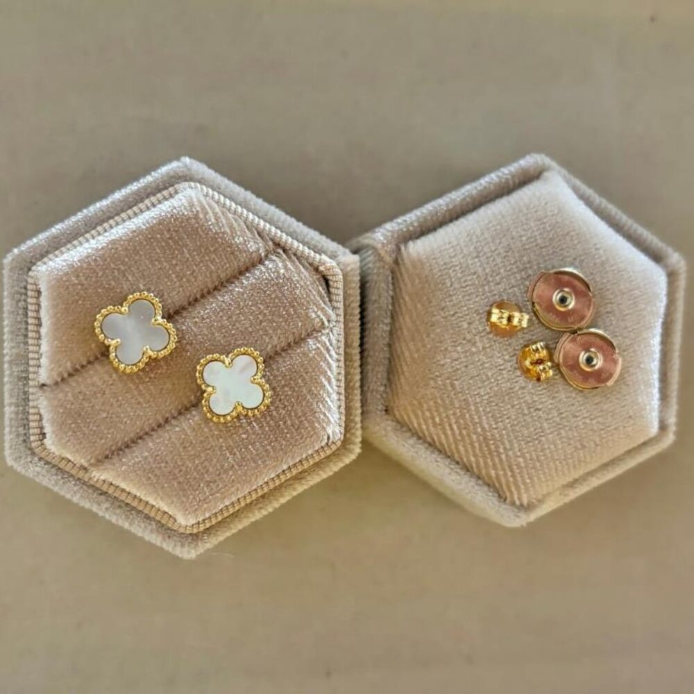 Mini Clover MOP mother pearl earrings  Yellow Gold Plated - Picture 2 of 4